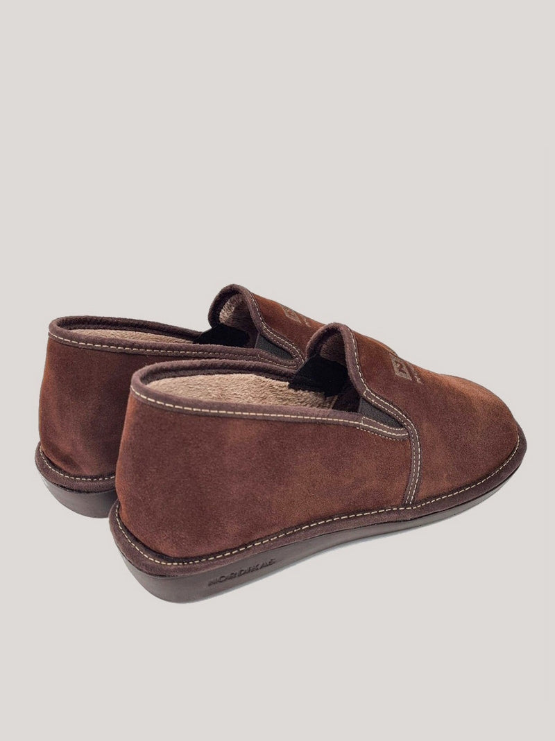 Zapatilla NORDIKAS Cerrada Ante MOKA