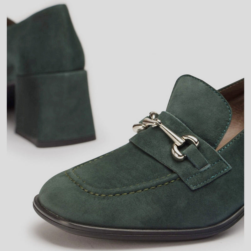 Mocasín Celia WONDERS Ante VERDE BOTELLA