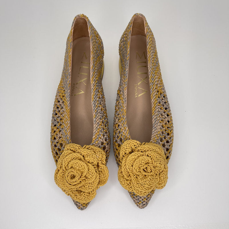 Salón Flor MIUXA TrenzadoCrochet MOSTAZA