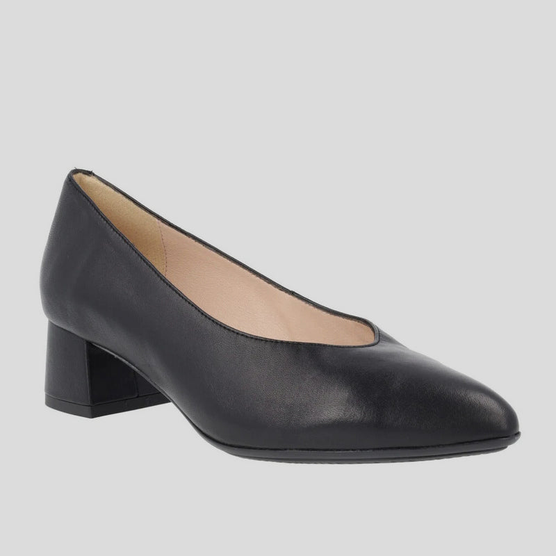 Salón en Punta NE.KA.NE Tacón Piel NEGRO
