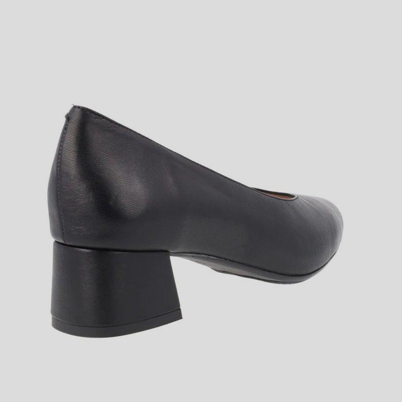 Salón en Punta NE.KA.NE Tacón Piel NEGRO