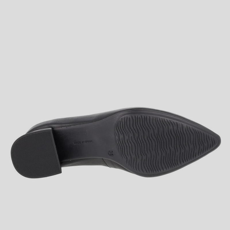 Salón en Punta NE.KA.NE Tacón Piel NEGRO