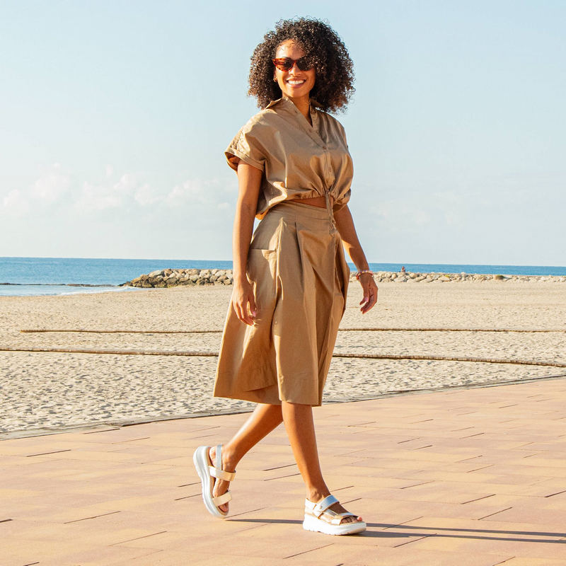 Sandalia PANAMA JACK Noor Shine B1 ORO