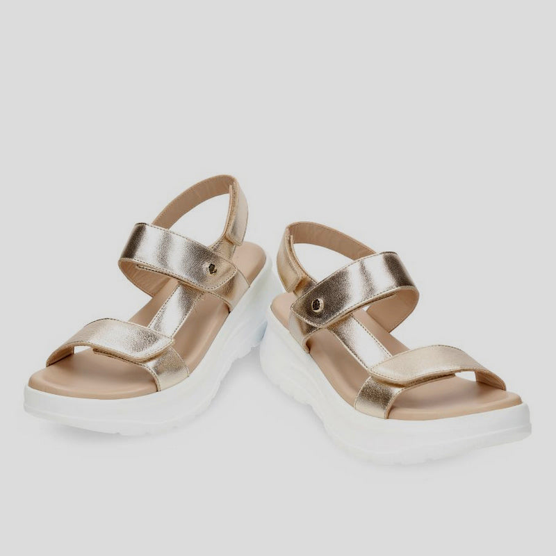 Sandalia PANAMA JACK Noor Shine B1 ORO