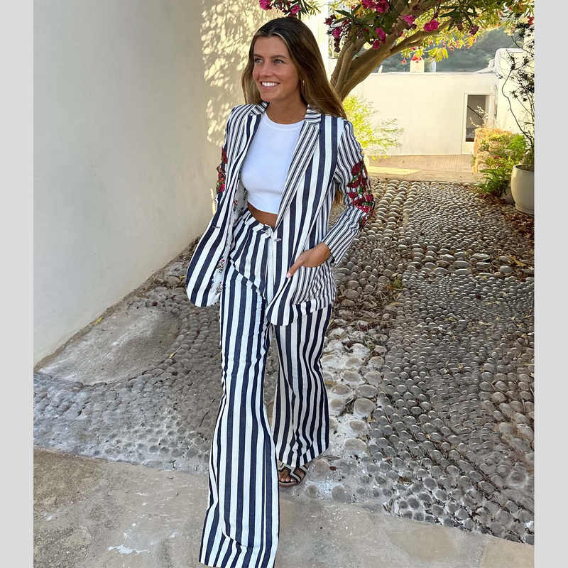 PantalónMilena VILAGALLO RayasLinoMARINO