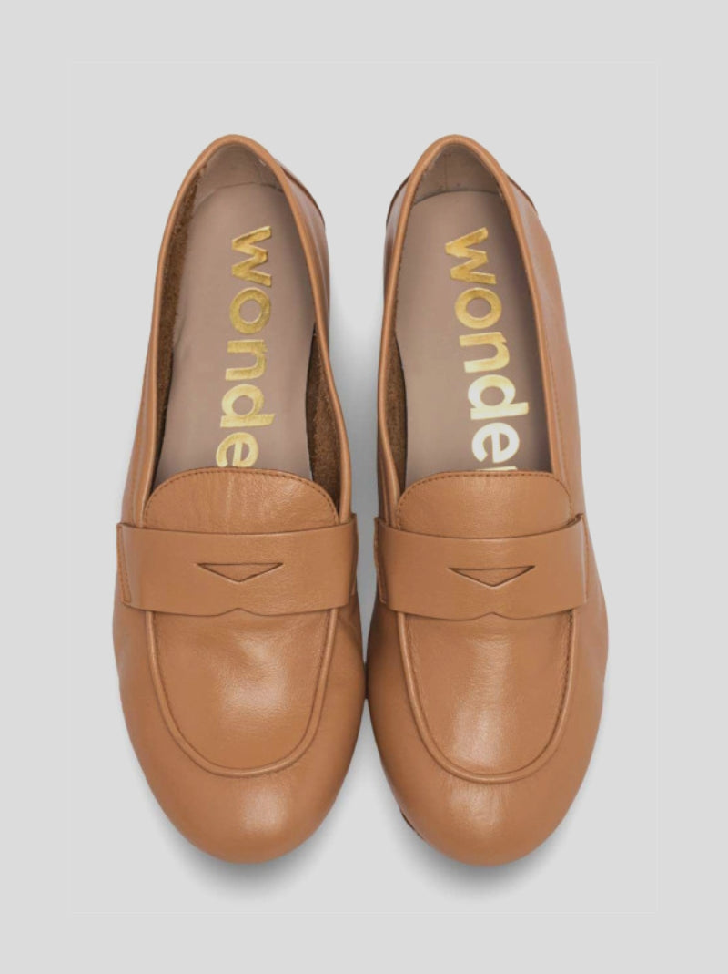 Mocasín Cuña Baja WONDERS Piel CUERO