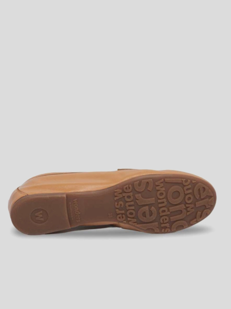 Mocasín Cuña Baja WONDERS Piel CUERO