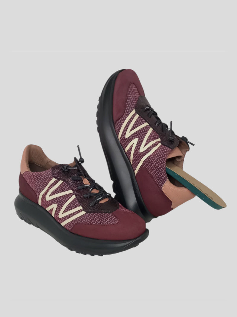 Deportiva WONDERS Ultrafly 01 BURDEOS