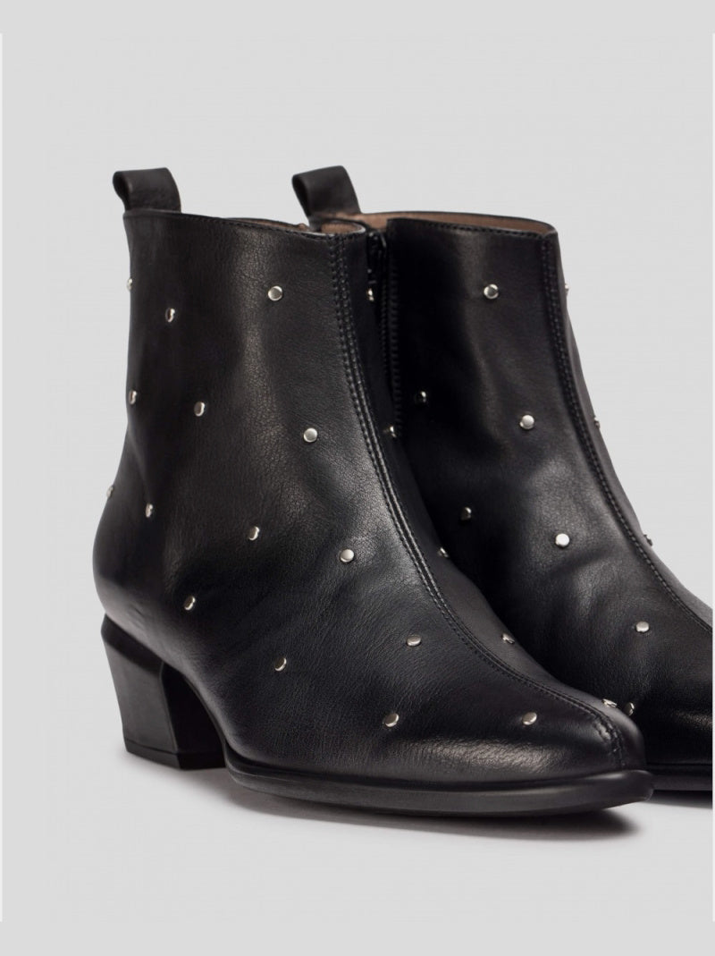 Botines WONDERS Fei 02 Piel Tachas NEGRO