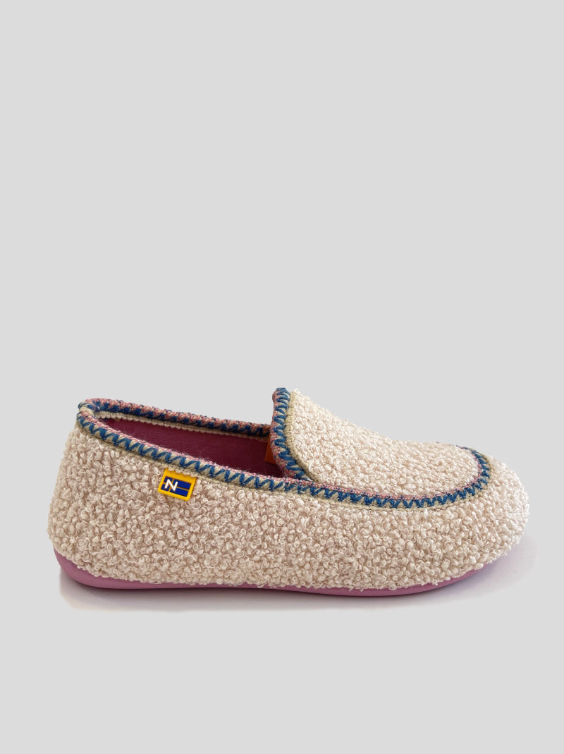 Zapatilla Cerrada NORDIKAS Dolly Arena