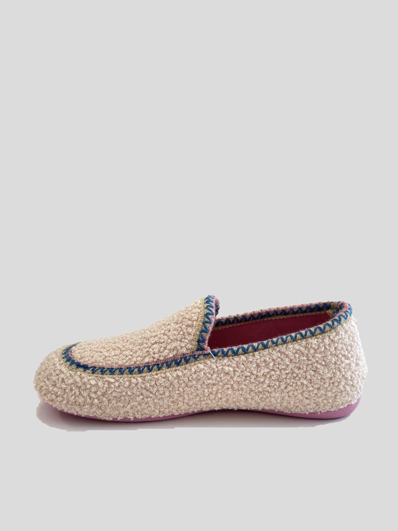 Zapatilla Cerrada NORDIKAS Dolly Arena