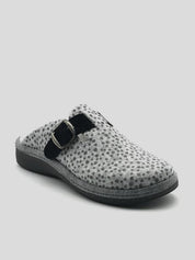 Zapatilla Abierta GOTAS Hebilla GRIS