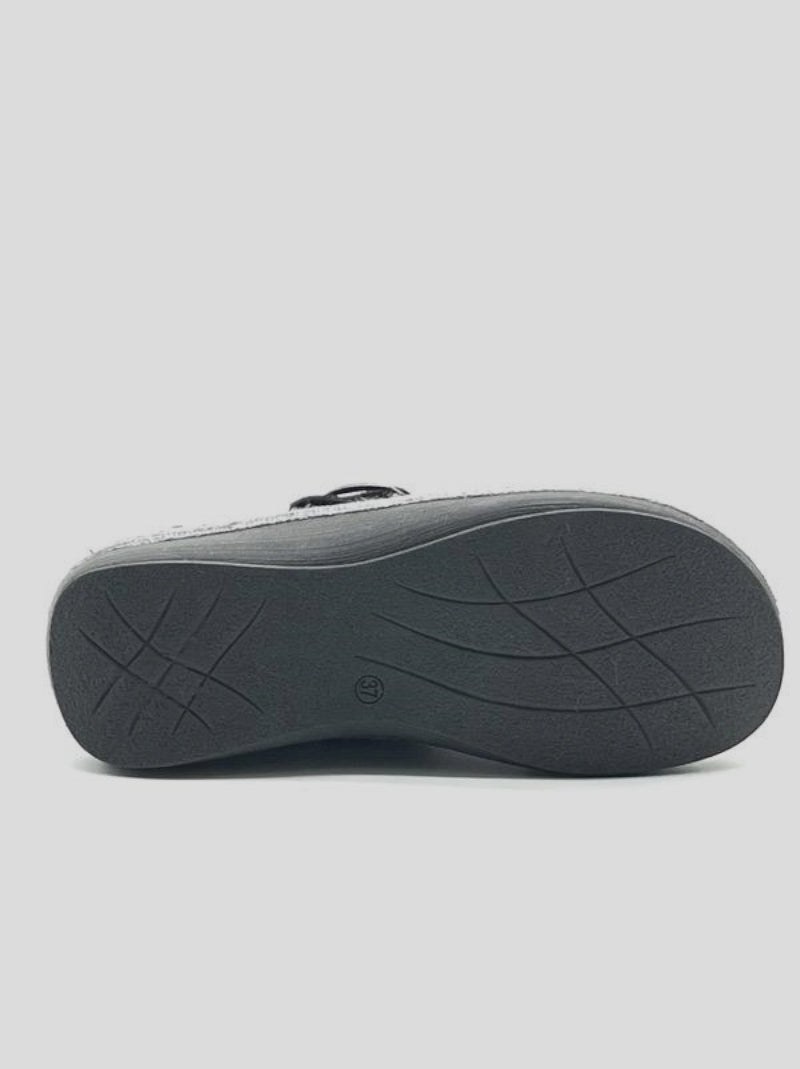 Zapatilla Abierta GOTAS Hebilla GRIS