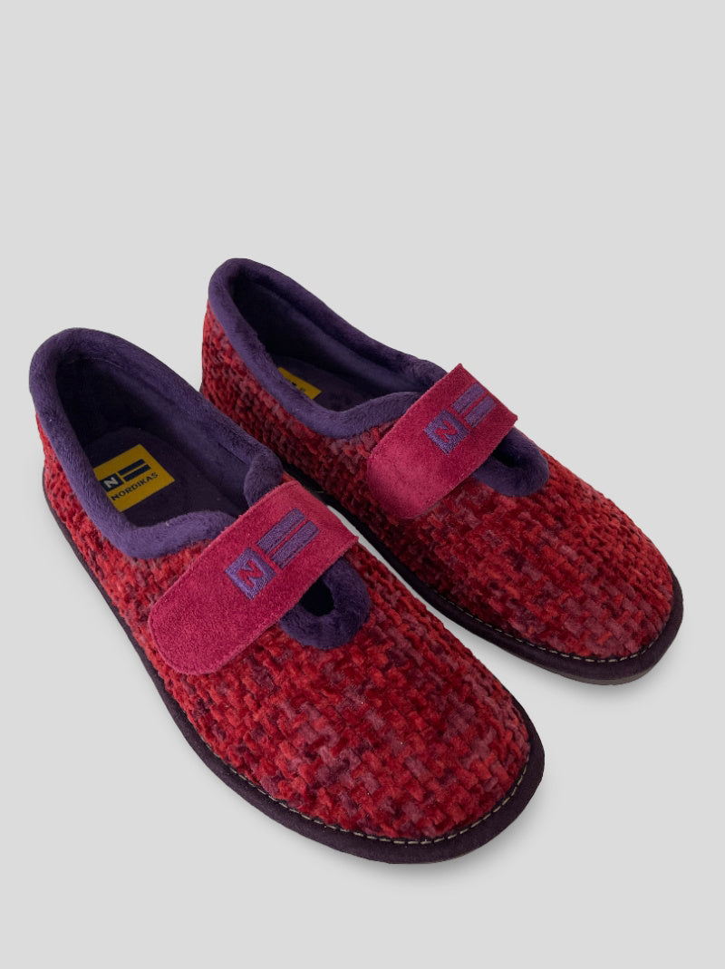 Zapatilla NORDIKAS Cerrada Velcro RUBÍ