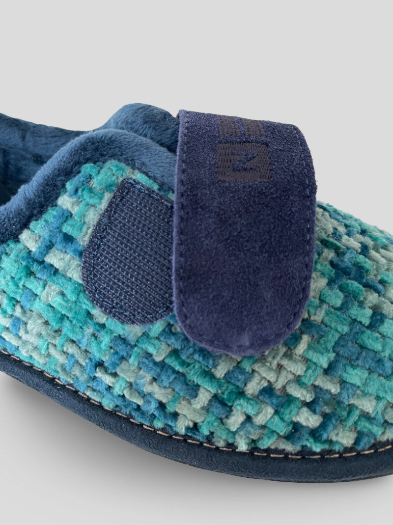 Zapatilla NORDIKAS Cerrada Velcro AZUL