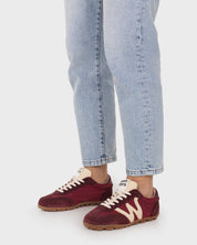 Deportiva Retro WONDERS Nysa 01 BURDEOS