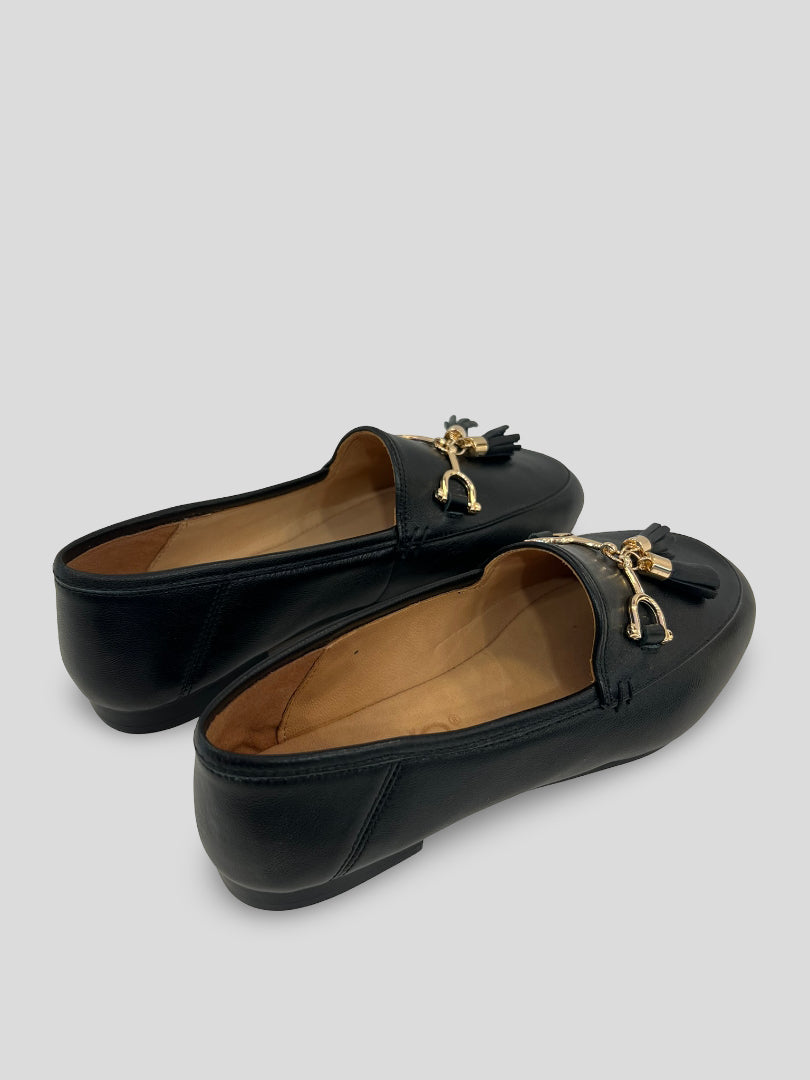 Mocasín Borlas INUOVO piel NEGRO