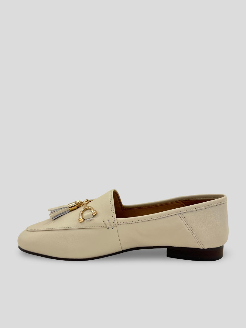 Mocasín Borlas INUOVO piel CRUDO