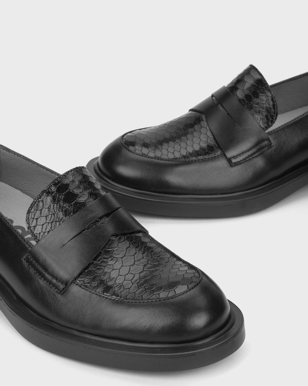 Mocasín WONDERS Penny 01 NEGRO