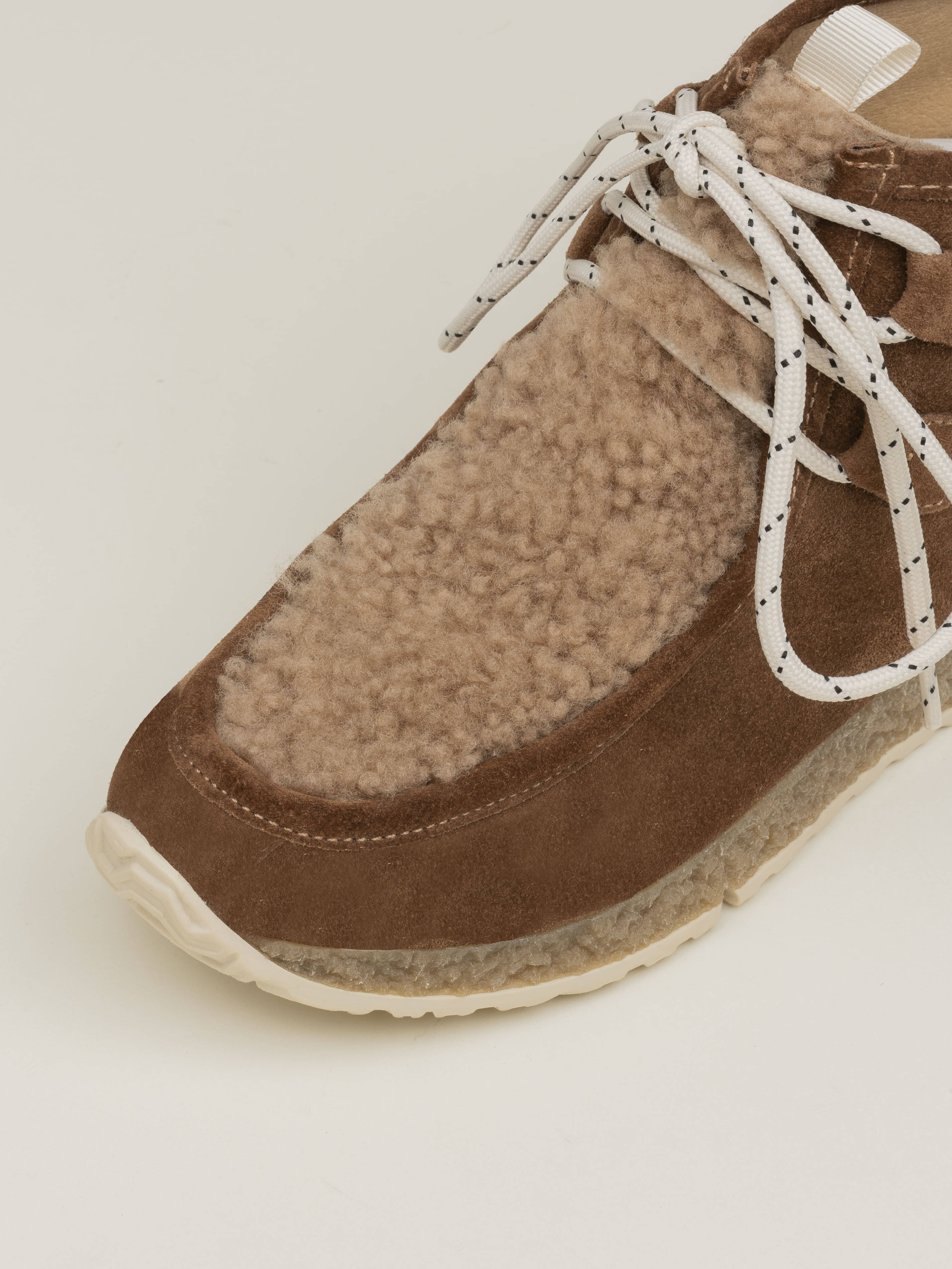 Botín Wallabee GAIMO Prince Curly CAMEL